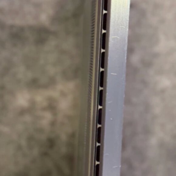 VERY GENTLY USED XPS 15 9510 11th Generation Core 15" Intel Core i7-11800H - Picture 5 of 7